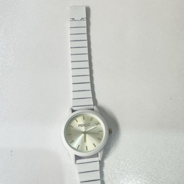 ساعت دخترونه سفید