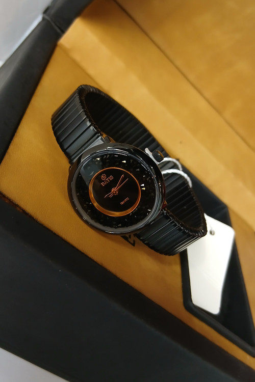 ساعت زنونه مشکی