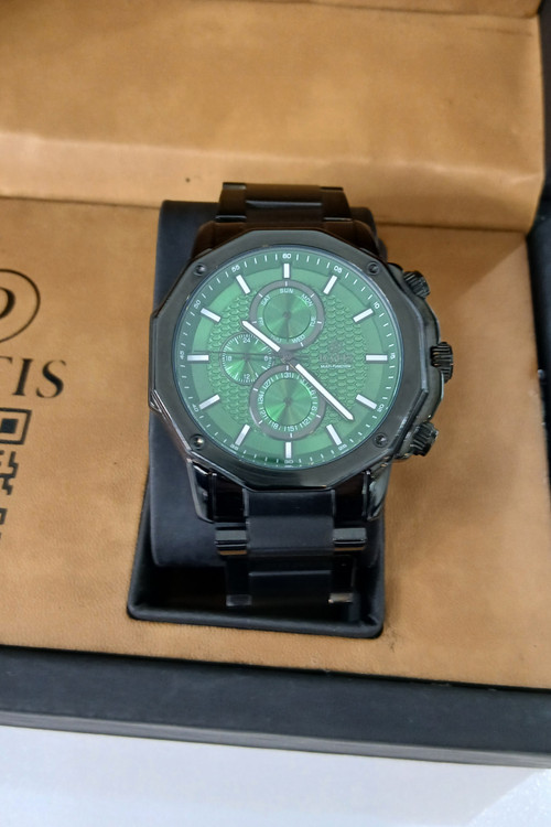 ساعت مردانه صفحه سبز