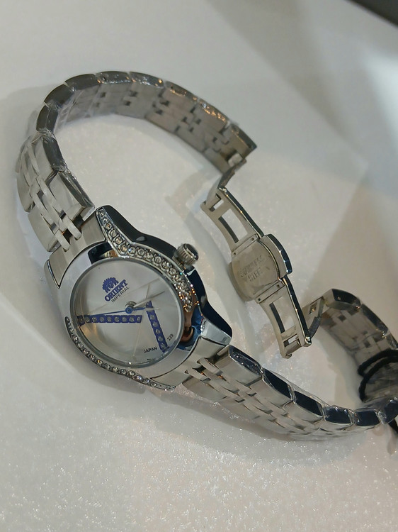 ساعت زنونه مجلسی