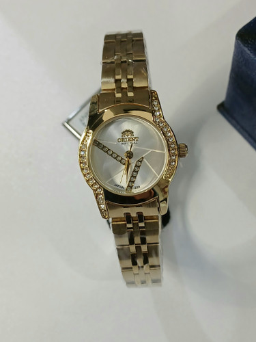 ساعت زنونه طلایی