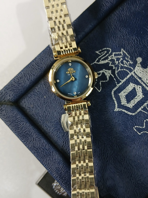 ساعت صفحه آبی