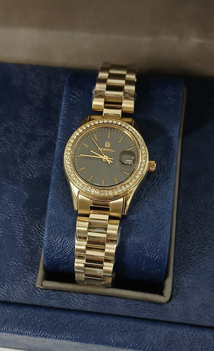 ساعت نگین دار