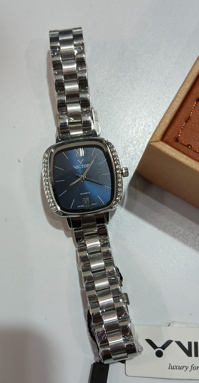 ساعت مربعی چهارگوش