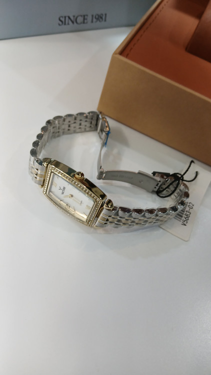 ساعت زنونه مجلسی