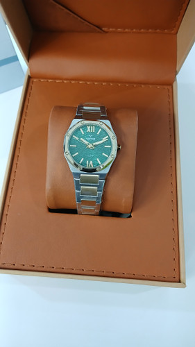 ساعت صفحه سبز