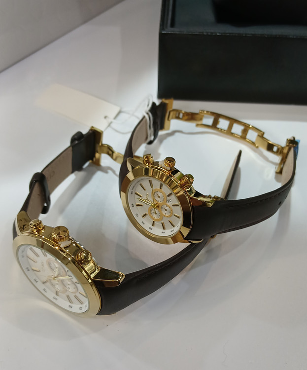 ساعت ست قهوه ای