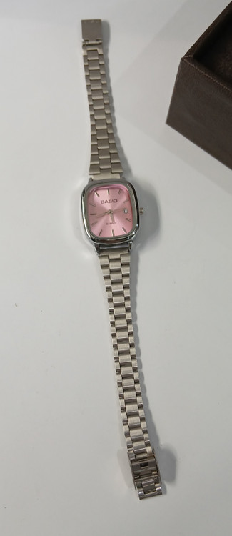 ساعت زنانه نقره ای